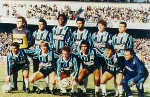 Em 1990, o Grmio conquistou a Supercopa do Brasil em final disputada contra o Vasco. O primeiro jogo terminou com vitria tricolor por 2 a 0 e o segundo terminou empatado em 0 a 0