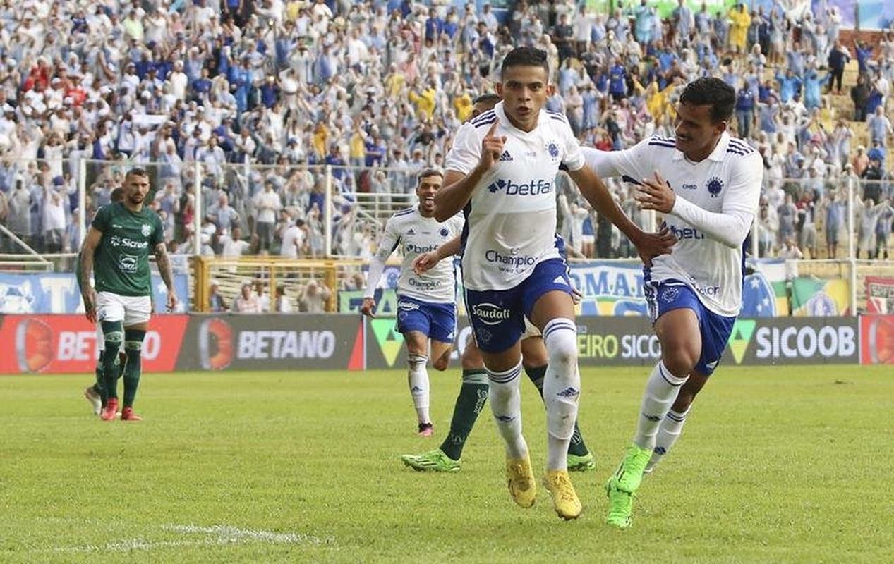 Fotos do jogo entre Caldense x Cruzeiro, no est�dio Ronald�o, em Po�os de Caldas, pela 7� rodada do Campeonato Mineiro