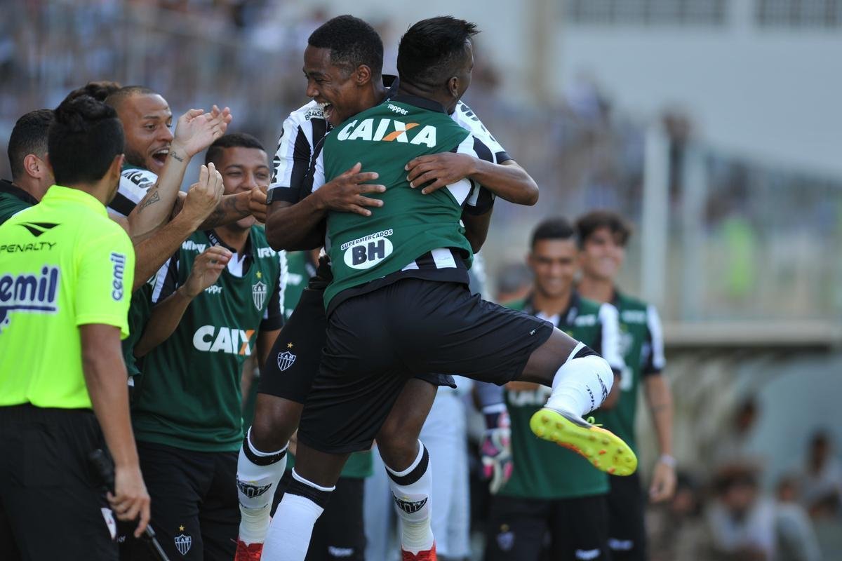 Atltico comeou arrasador e abriu 3 a 0 com gols de Elias (2) e Rger Guedes