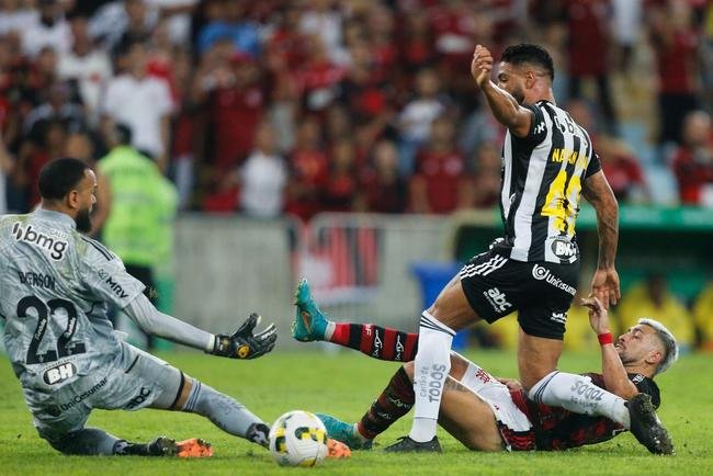 Arrascaeta abriu o placar para o Flamengo: 1 a 0