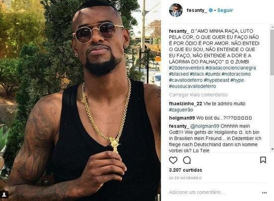 Felipe Santana curte as frias na Alemanha, onde jogou por muito tempo