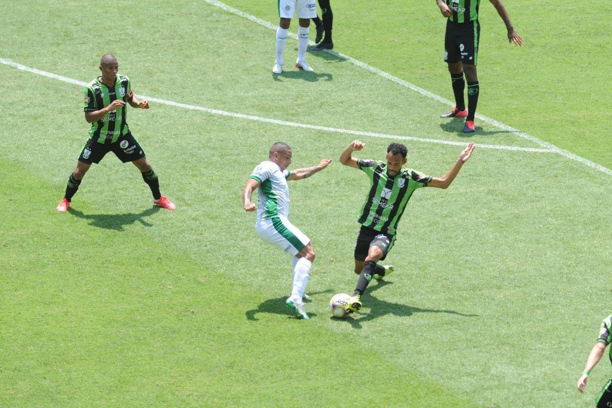 Equipes se enfrentaram neste sbado, pela 13 rodada da competio