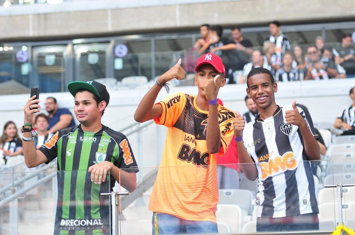 Fotos das torcidas de Atltico e Amrica no clssico deste domingo, no Mineiro, pela 10 rodada do Estadual
