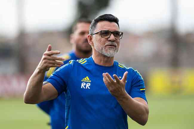 Ricardo Rocha comeou o trabalho no Cruzeiro na segunda-feira