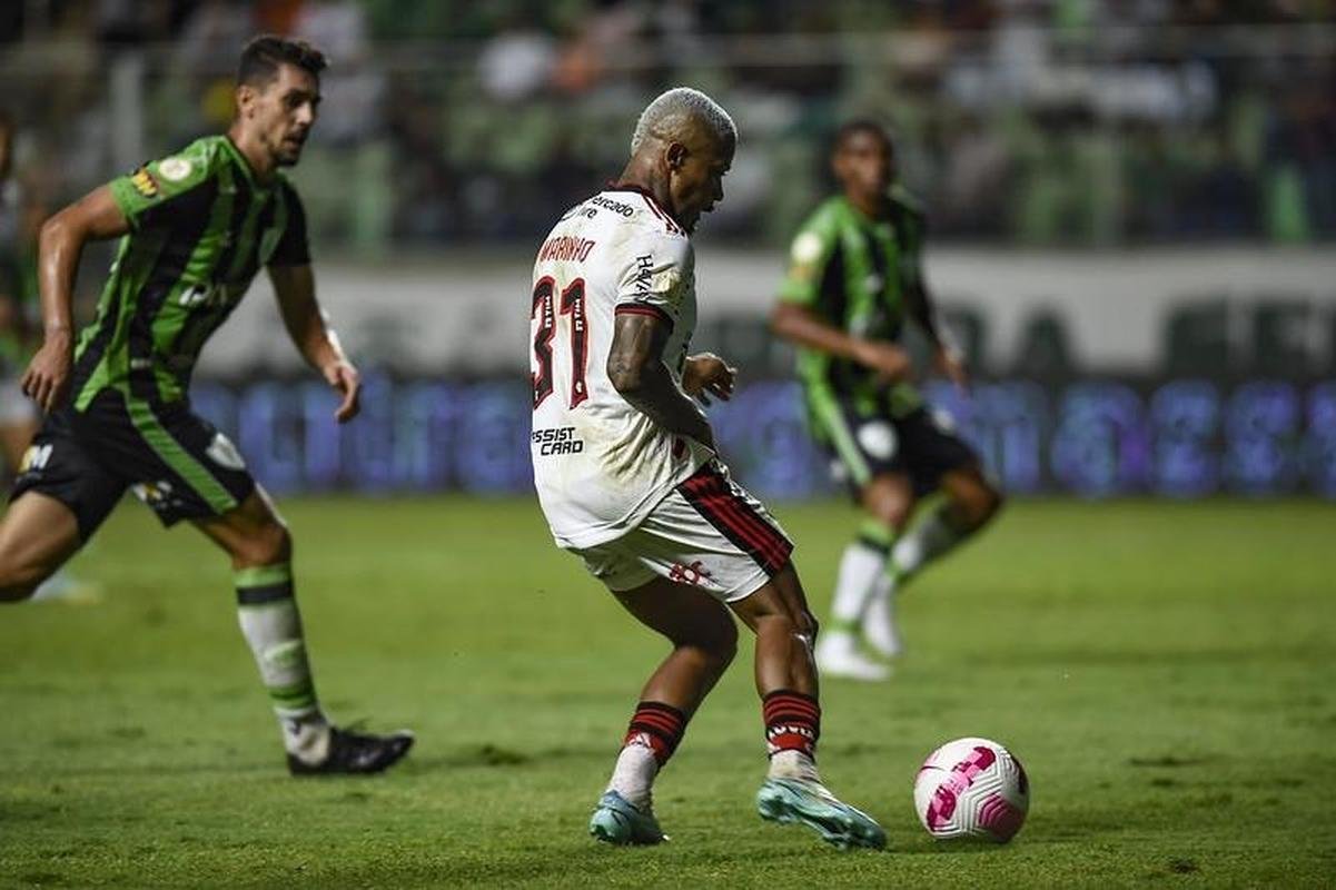No Independncia, Flamengo vence Amrica por 2 a 1 em duelo pela 33 rodada do Campeonato Brasileiro 