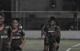 Reportagem acompanhou rotina de treinos do time feminino do Atltico