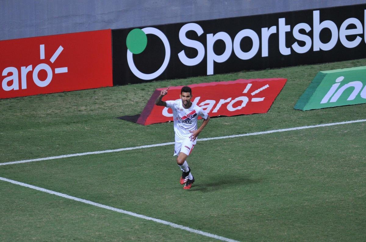 Depois de empate por 1 a 1 no tempo normal, Amrica derrotou Ferrovirio por 3 a 2 nos pnaltis e avanou  terceira fase da Copa do Brasil