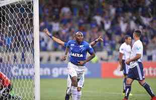 Sass, em arremate de primeira, fez o quinto do Cruzeiro sobre La U: 5 a 0