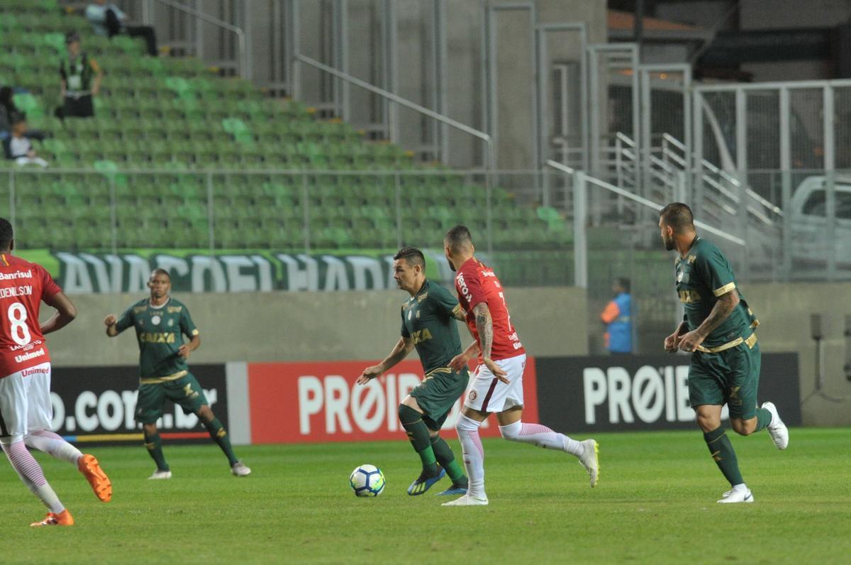 Fotos do jogo entre Amrica e Internacional, no Independncia, pela 15 rodada do Campeonato Brasileiro
