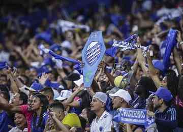 Arquibancadas do Mineirão receberam 61.291 pessoas na vitória celeste por 3 a 2 sobre o CSA, nesse domingo (6/11), na última partida da Série B do Brasileiro