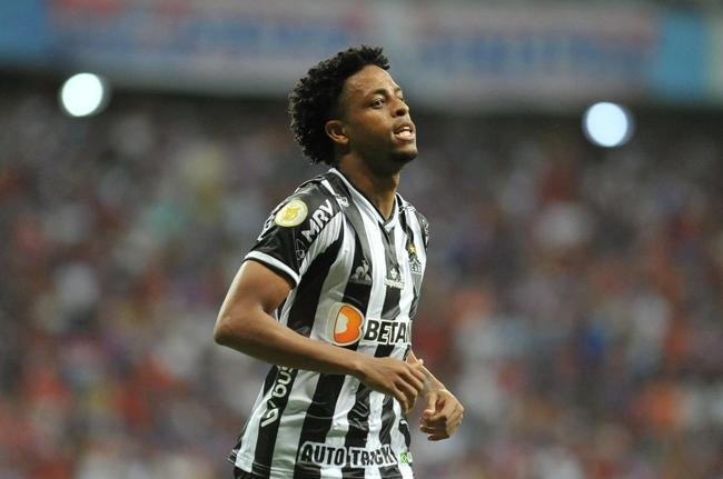 Galo venceu o Bahia de virada, por 3 a 2, com gols de Hulk, de p�nalti, e Keno, em duas finaliza��es perfeitas. Com resultado, clube se sagrou bicampe�o brasileiro ap�s 50 anos