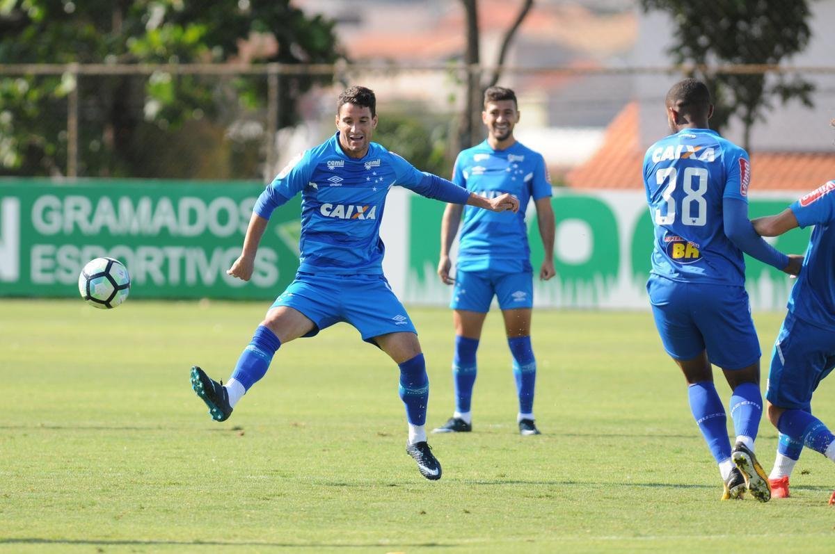 Fotos do treino do Cruzeiro desta sexta-feira (3/11), na Toca da Raposa II (Leandro Couri/EM D.A Press)
