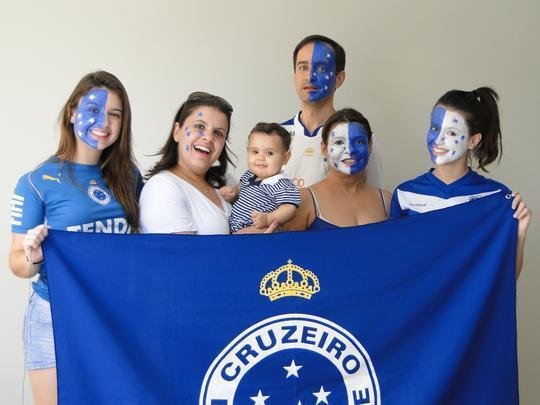 Da Esquerda para Direita:
Famlia Morais Coelho
Alice, Carolina (Manuela - Beb), Alfredo, Aparecida e Lara