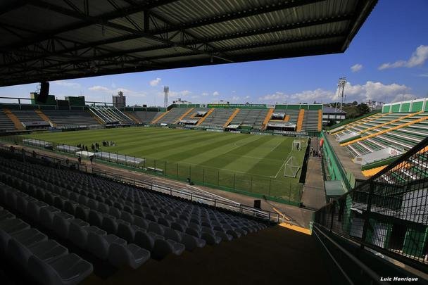 Arena Condá - é a casa da Chapecoense, em Chapecó, Santa Catarina. Comporta 15.765 torcedores.