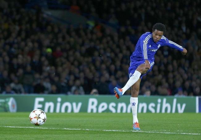 Hoje atacante do Chelsea, Remy foi preso em 2013 por suposto abuso sexual a uma mulher, mas foi liberado sob pagamento de fiana. 