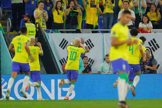 Imágenes del duelo entre Brasil y Corea del Sur, por los octavos de final del Mundial de Qatar, en Est.