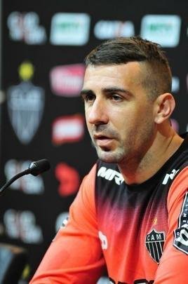 Lucas Pratto participou da entrevista coletiva