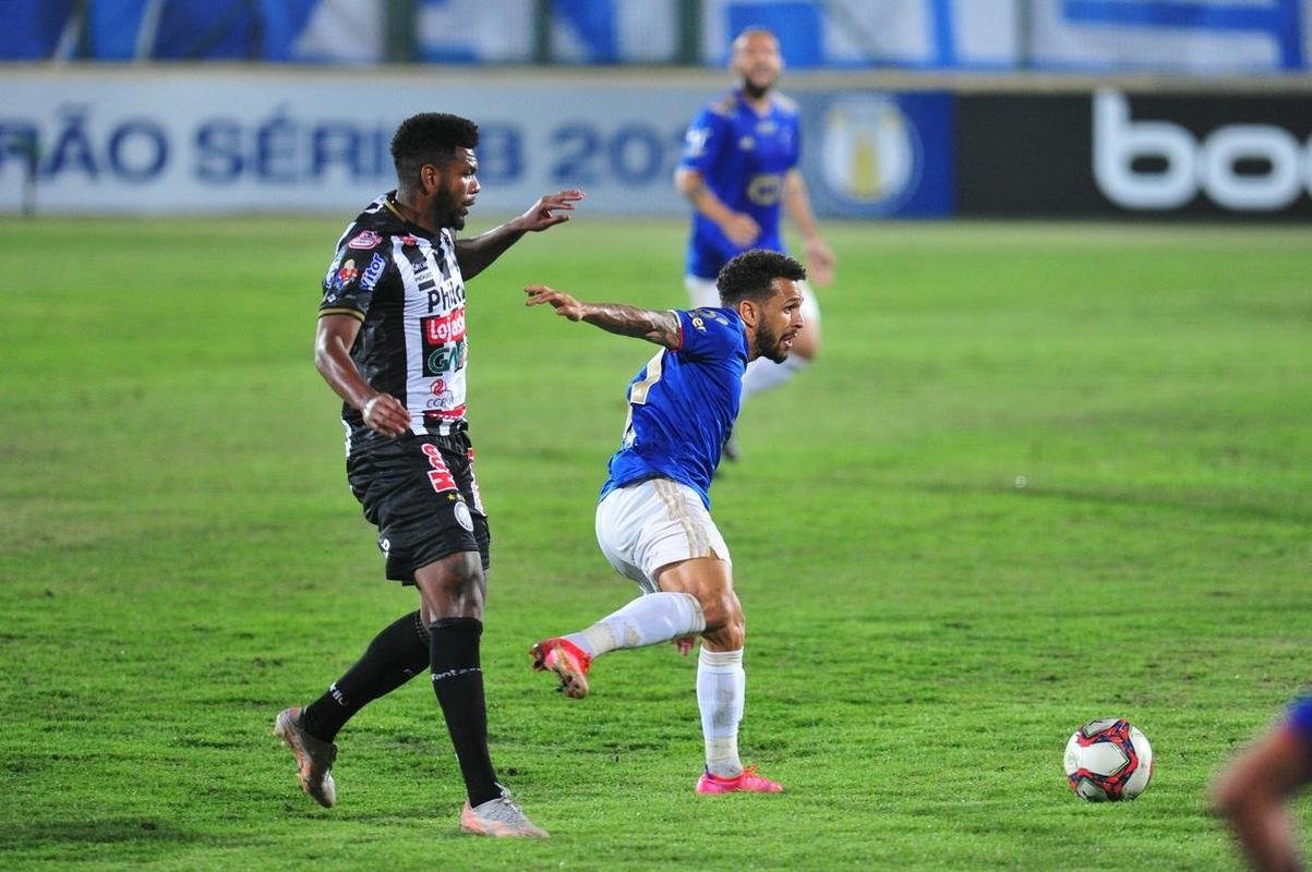 Imagens de Cruzeiro x Operrio, na Arena do Jacar, em Sete Lagoas, pela 24 rodada da Srie B