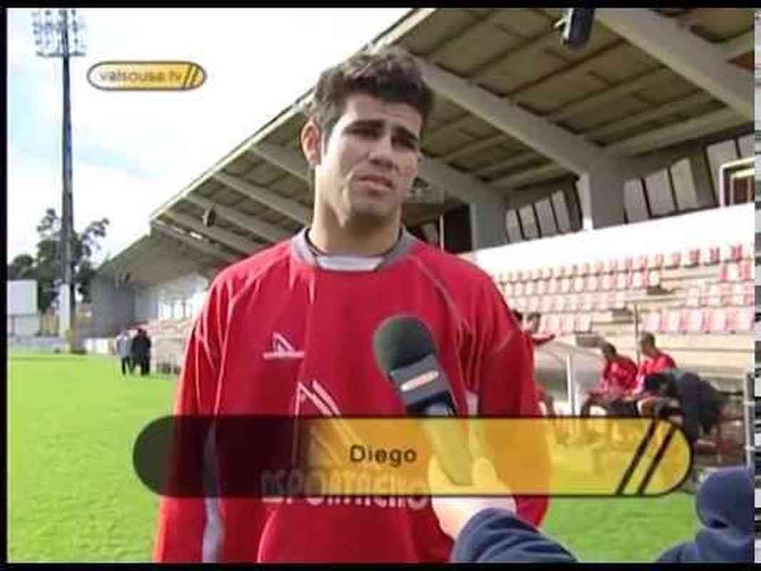 Trofense 0 x 0 Penafiel (Segunda Diviso do Campeonato Portugus, em 27/8/2006) - Diego Costa foi titular do Penafiel, ficou 64 minutos em campo e recebeu um carto amarelo