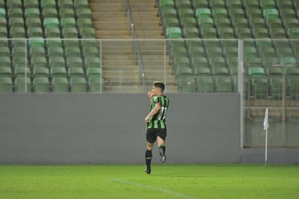 Fotos da partida entre Amrica e URT, no Independncia, pela sexta rodada do Campeonato Mineiro