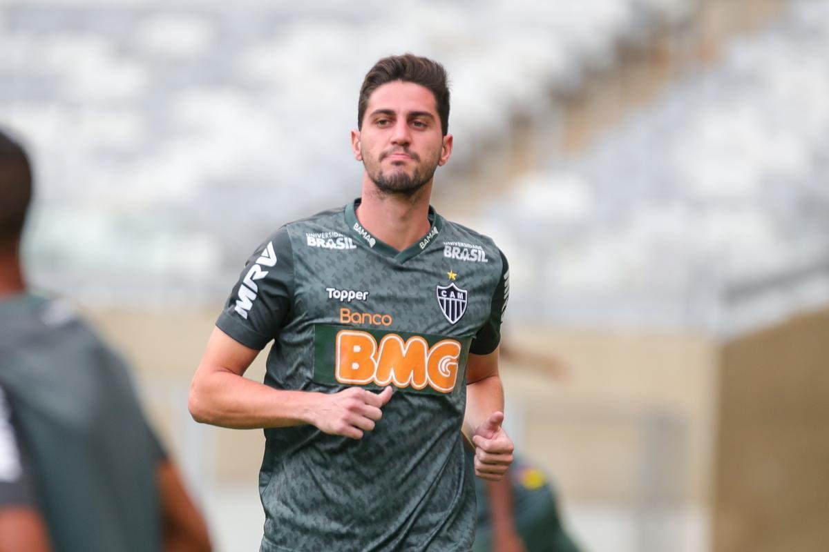 Levir Culpi comanda treino no Mineiro antes da estreia no Grupo E da Libertadores