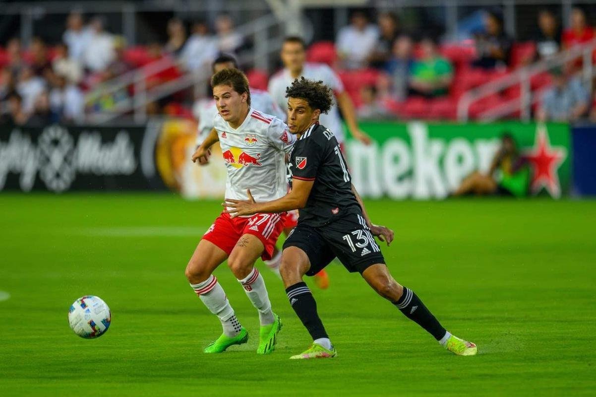 17 lugar: DC United-EUA x Red Bull New York-EUA
