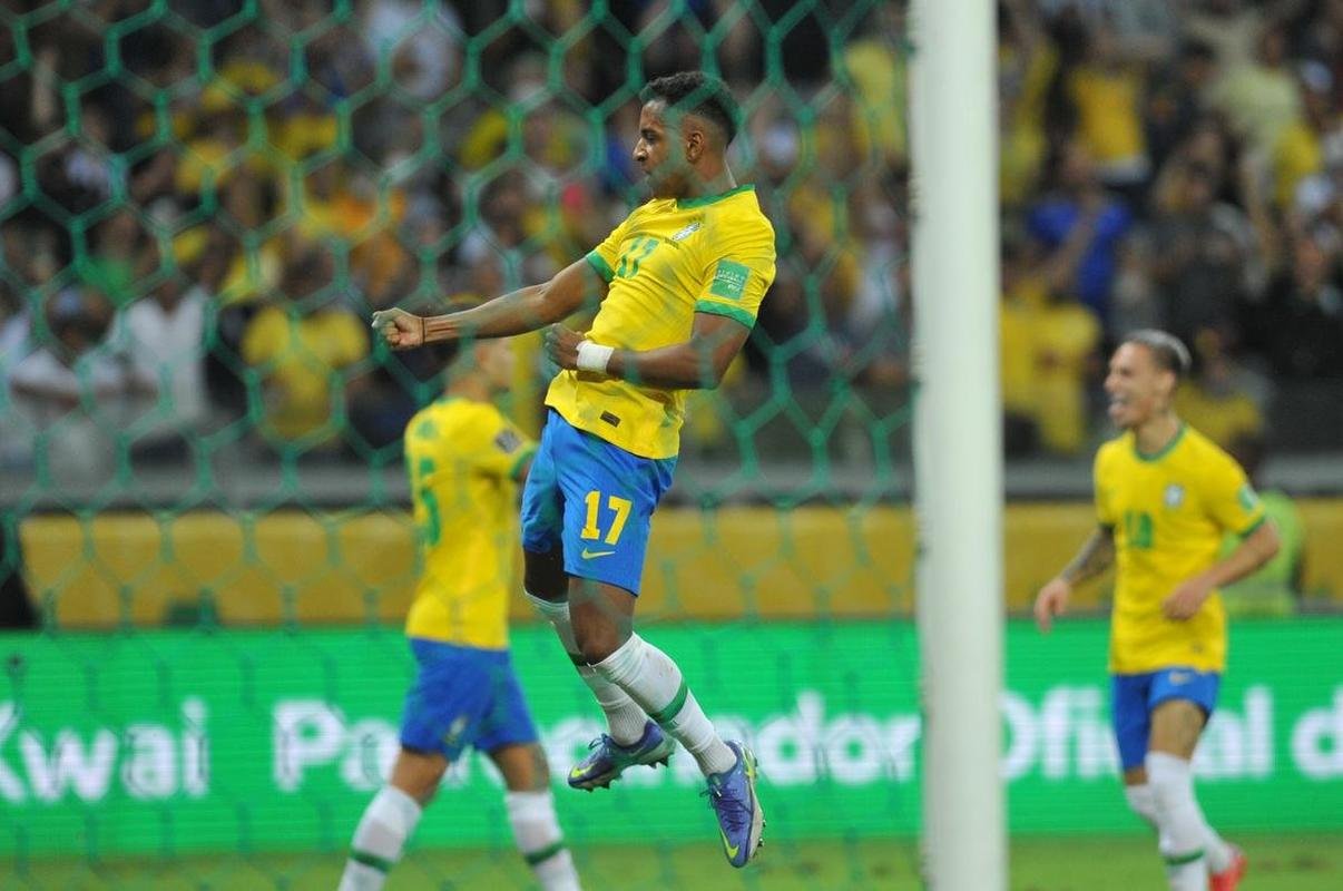 Brasil goleou o Paraguai por 4 a 0 no Mineiro, em BH, pelas Eliminatrias da Copa do Mundo, com gols de Raphinha, Philippe Coutinho, Antony e Rodrygo