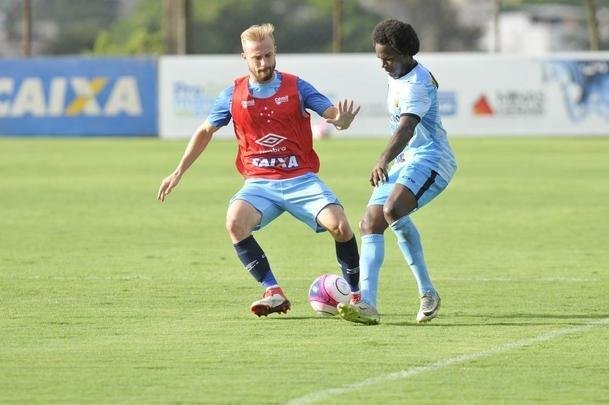 Com gols de Judivan e Rafael Sobis, Cruzeiro venceu Betinense por 2 a 0 em jogo-treino