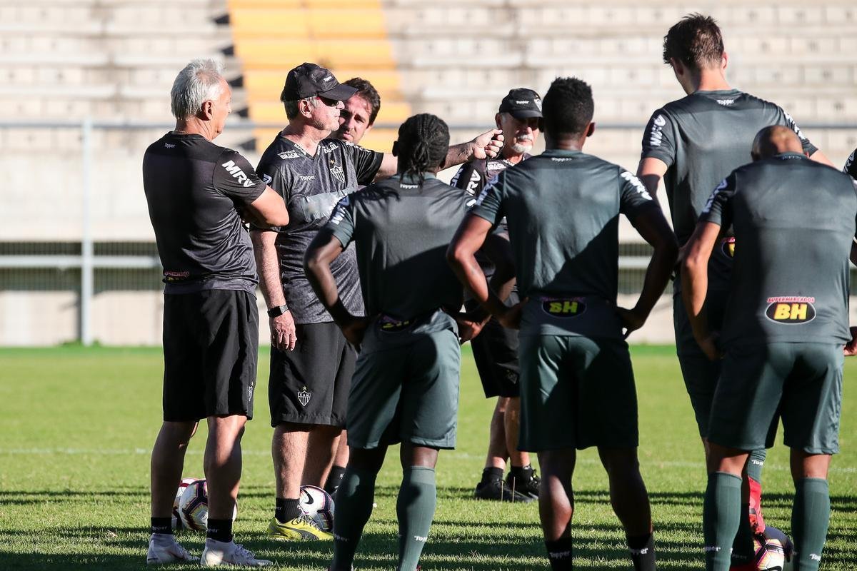 Veja fotos do treino do Atltico no Uruguai