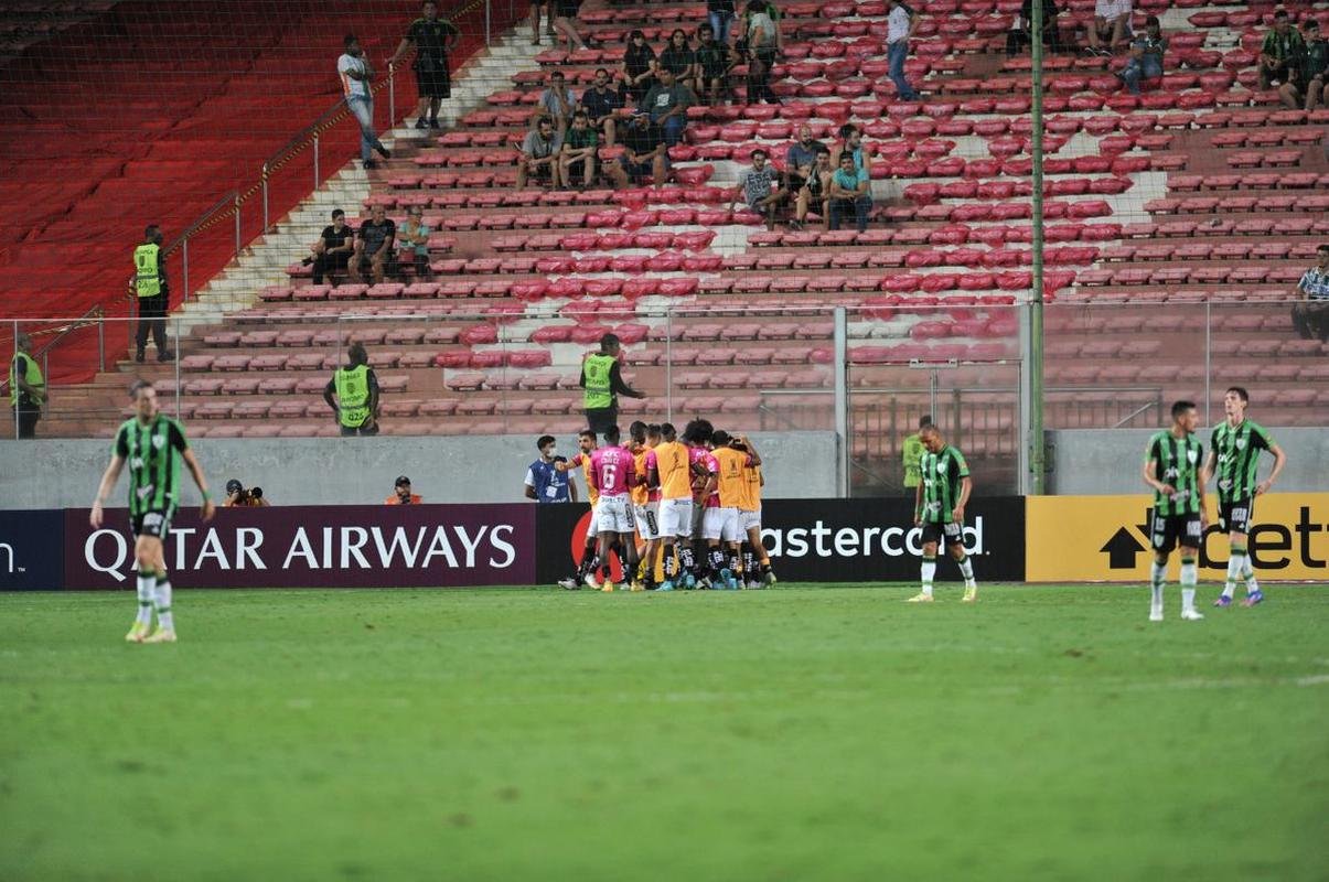 Fotos da derrota do Amrica para o Independiente del Valle, por 2 a 0, no Independncia, pelo Grupo D da Copa Libertadores