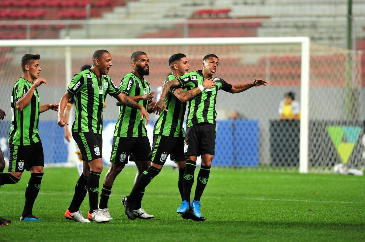 Amrica e Cricima travaram bom duelo na Arena Independncia pela Srie B