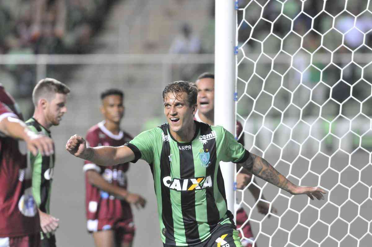 Vitria por 2 a 1 sobre o Patrocinense, no Independncia, pela primeira rodada do Campeonato Mineiro