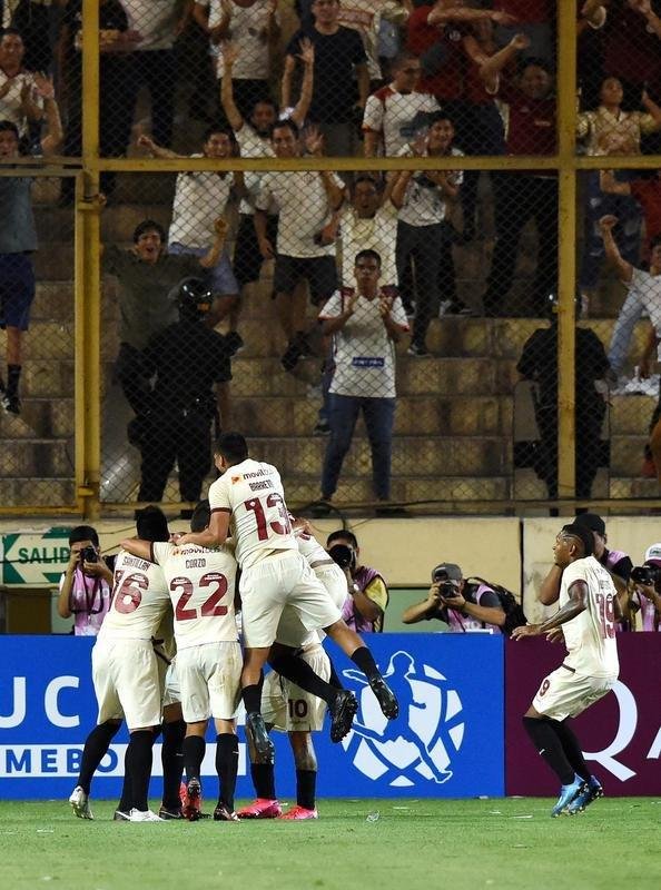 2020 - Carabobo (VEN) e Universitario (PER) empataram por 1 a 1 na Venezuela. Na volta, vitria dos peruanos por 1 a 0.