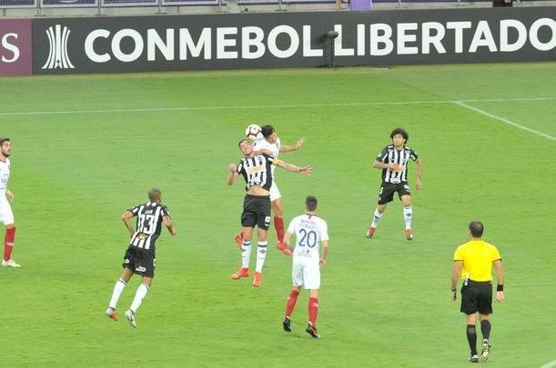 Fotos do duelo entre Atltico e Cerro Porteo, no Mineiro, pelo Grupo E da Copa Libertadores