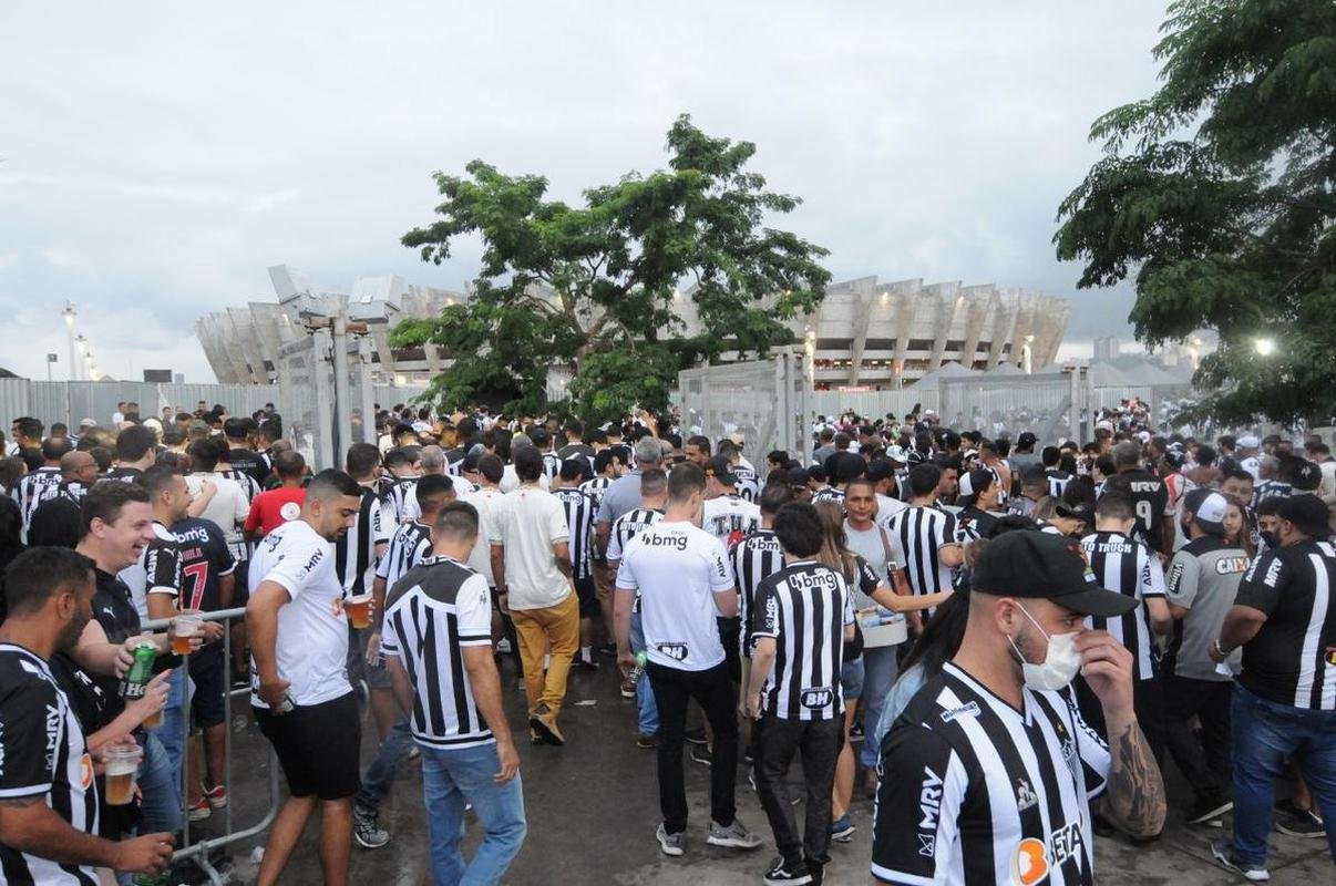 Fotos da torcida do Atltico na chegada ao Mineiro para a partida diante do Juventude pela 34 rodada do Brasileiro