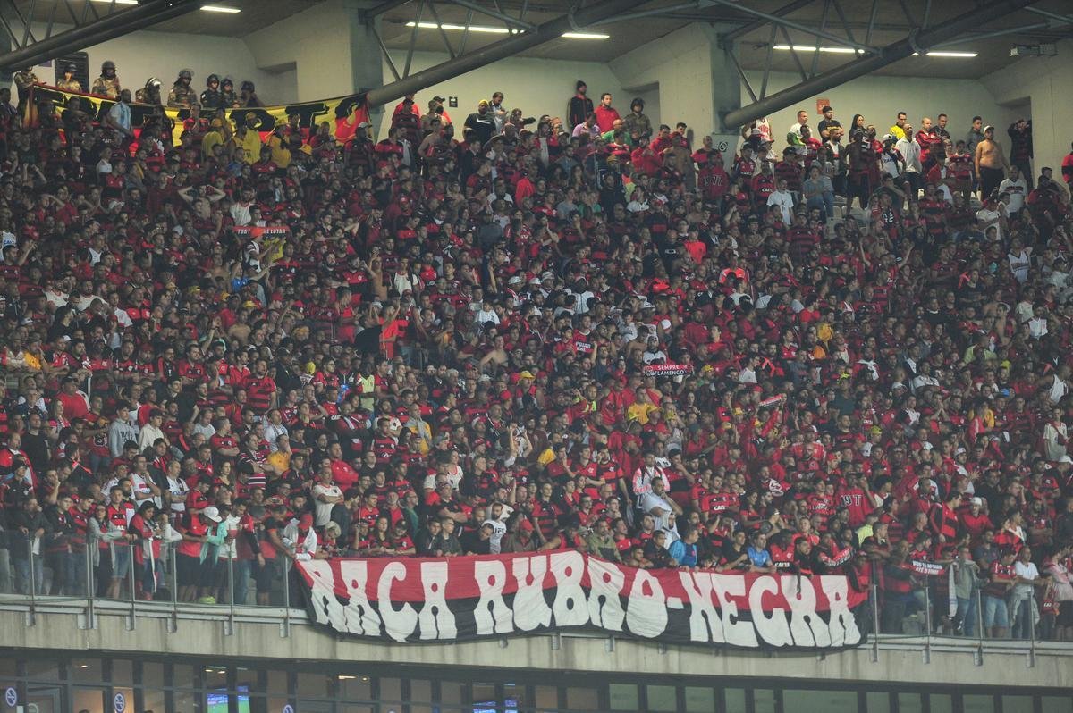 Torcida do Flamengo compareceu em bom nmero no Mineiro