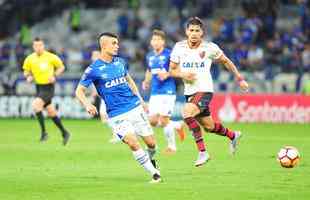 Fotos do primeiro tempo da partida entre Cruzeiro e Flamengo, no Mineiro, pela Copa Libertadores