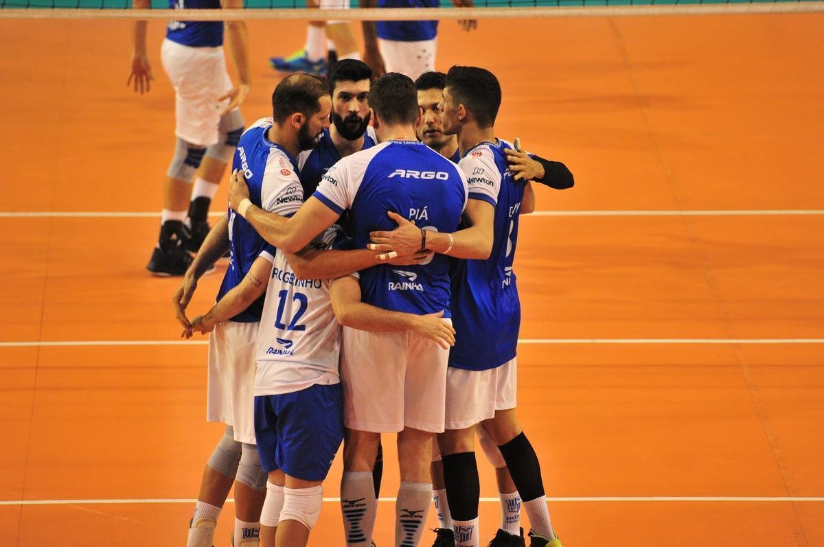 Final no Ginsio do Riacho foi marcada por muito equilbrio, mas prevaleceu maior qualidade do Cruzeiro