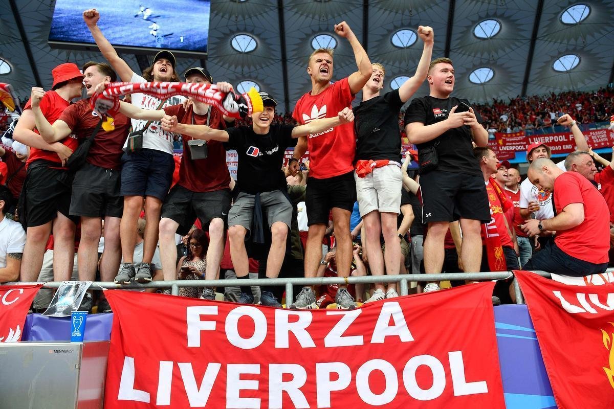 Torcidas de Real Madrid e Liverpool encheram o estdio Olmpico, de Kiev, na final da Champions