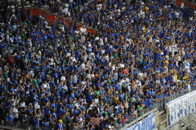 Torcida do Cruzeiro deu show mais uma vez e lotou o Mineiro na partida contra o CRB pela 11 rodada da Srie B