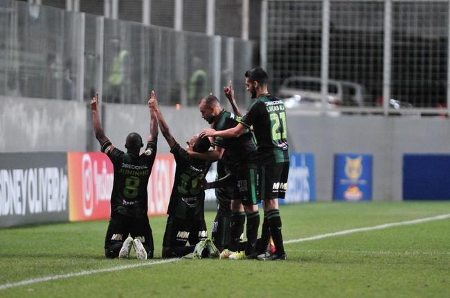 Fotos da vitria do Amrica sobre o Fortaleza, por 2 a 1, no Independncia, pela 29 rodada da Srie A do Campeonato Brasileiro