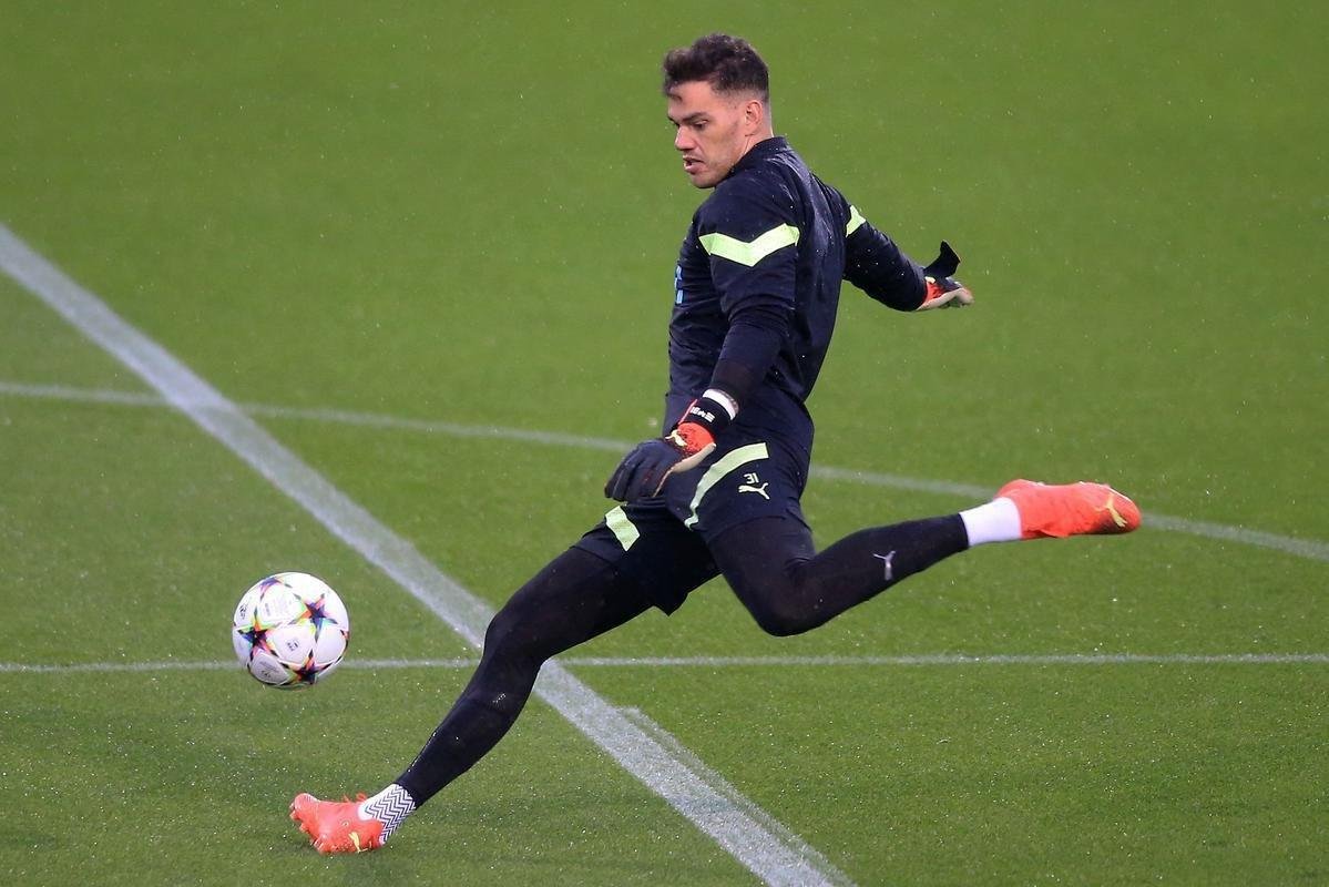 Ederson (Manchester City, 29 anos, goleiro): 45 milhes

