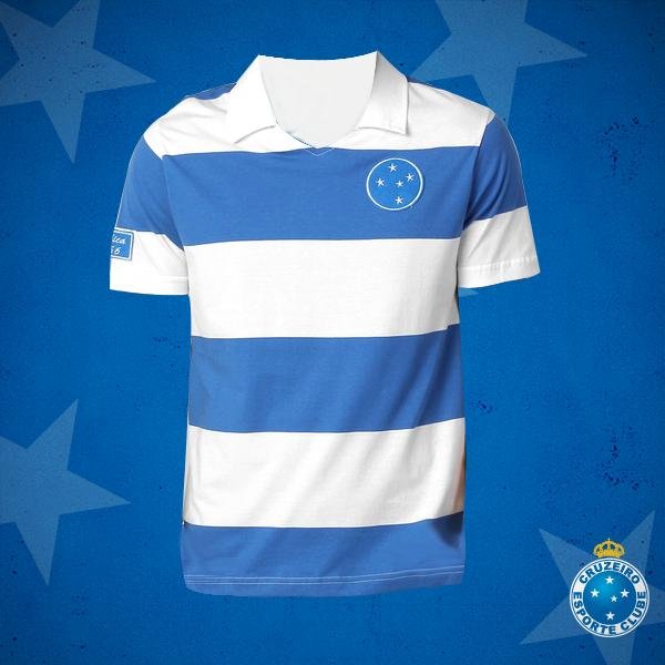 Em 1956, a camisa principal do Cruzeiro passou a ser, novamente, com listras verticais, alternadas entre azul e branco. Réplicas desse modelo foram vendidas pelo Cruzeiro em 2014 e nunca mais reproduzidas em camisas principais, somente de goleiros.