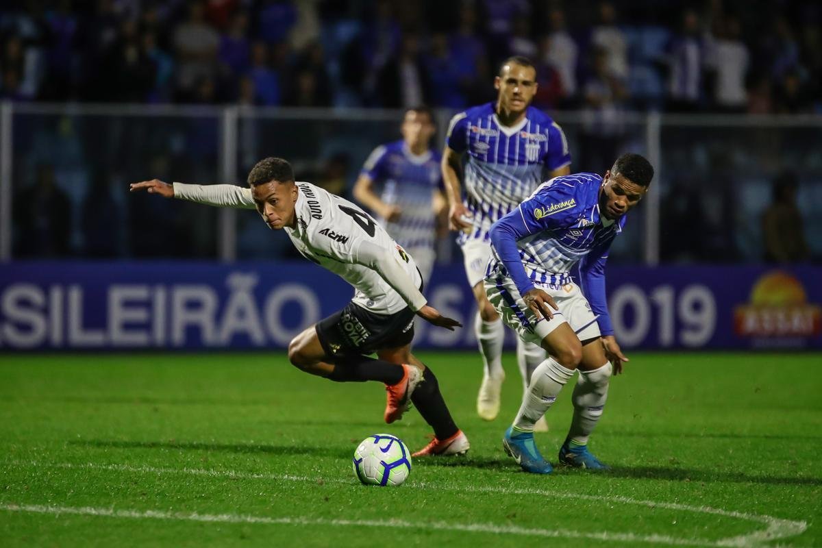 Fotos da partida entre Ava e Atltico, pelo Campeonato Brasileiro