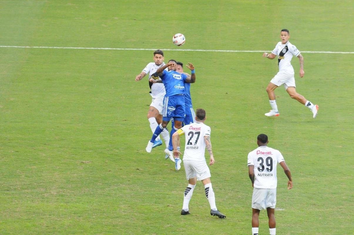 Fotos do jogo entre Cruzeiro e Ponte Preta, no Mineiro, em Belo Horizonte, pela 13 rodada da Srie B do Brasileiro