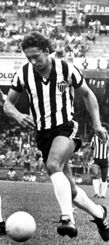 Campeonato Brasileiro de 1983 - Na semifinal do Brasileiro de 1983, o Atlético foi eliminado para o Santos. No jogo de ida, fora de casa, derrota por 2 a 1, gol de Éder Aleixo (foto). No Mineirão, o Galo ficou no empate sem gols e acabou fora da decisão.