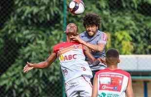 Com gols de Fred e Carlos Csar, Atltico vence jogo-treino contra Guarani de Divinpolis, na Cidade do Galo, por 2 a 0