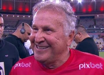 Ex-jogador se emocionou ao falar sobre situação de Pelé, internado há um mês em São Paulo