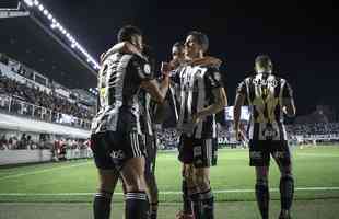 Fotos do jogo entre Santos e Atltico na Vila Belmiro, em Santos, pela 30 rodada do Campeonato Brasileiro