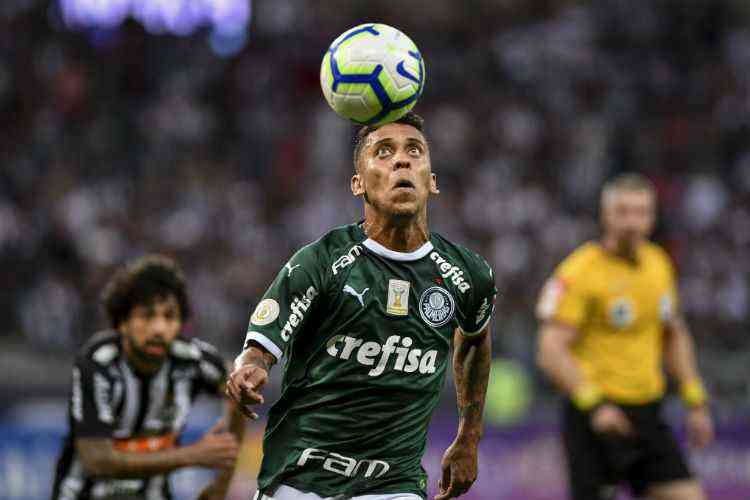 Torcedores do Flamengo criticam promessa da base que saiu do clube